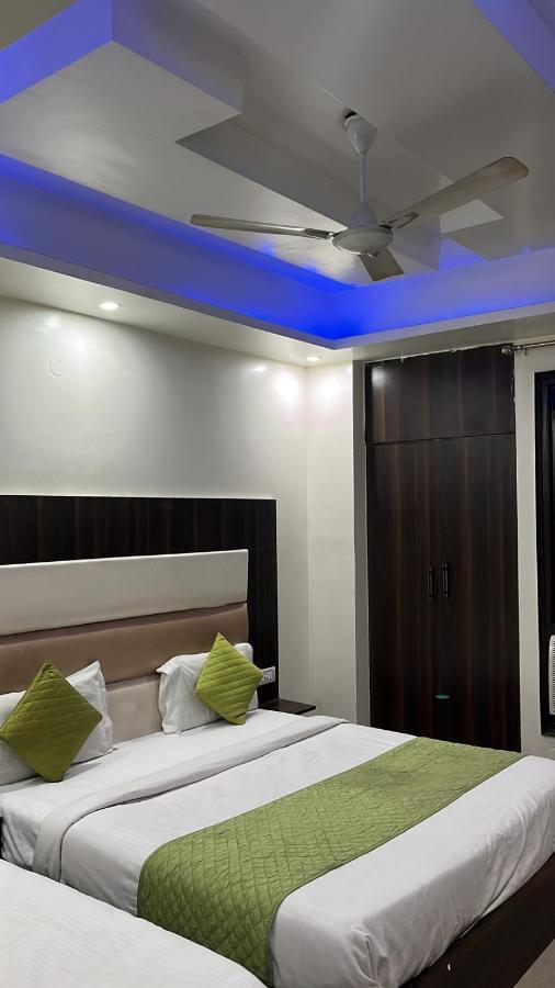 Hotel Square Plaza At Airport New Delhi Exterior photo