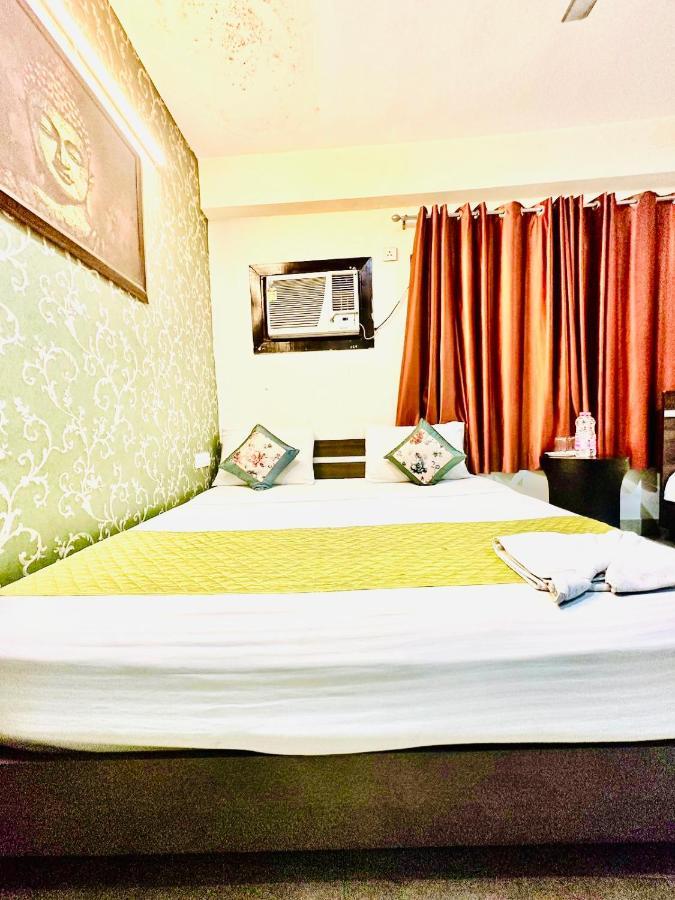 Hotel Square Plaza At Airport New Delhi Exterior photo